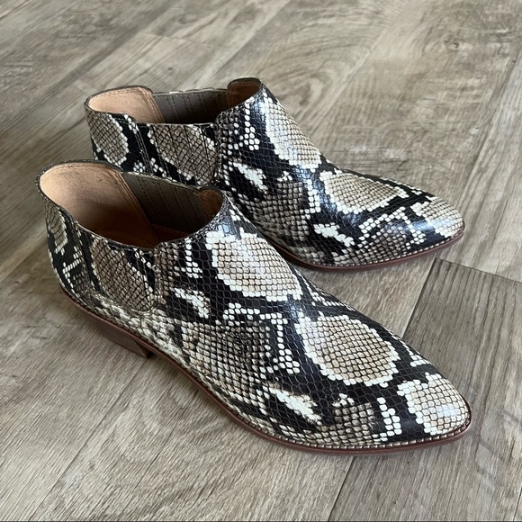 Madewell Sonia Leather Snakeskin Chelsea Booties. - Picture 3 of 10